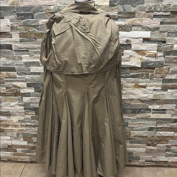 Blossom Elegant Beige Trench Coat - Picture 13 of 16